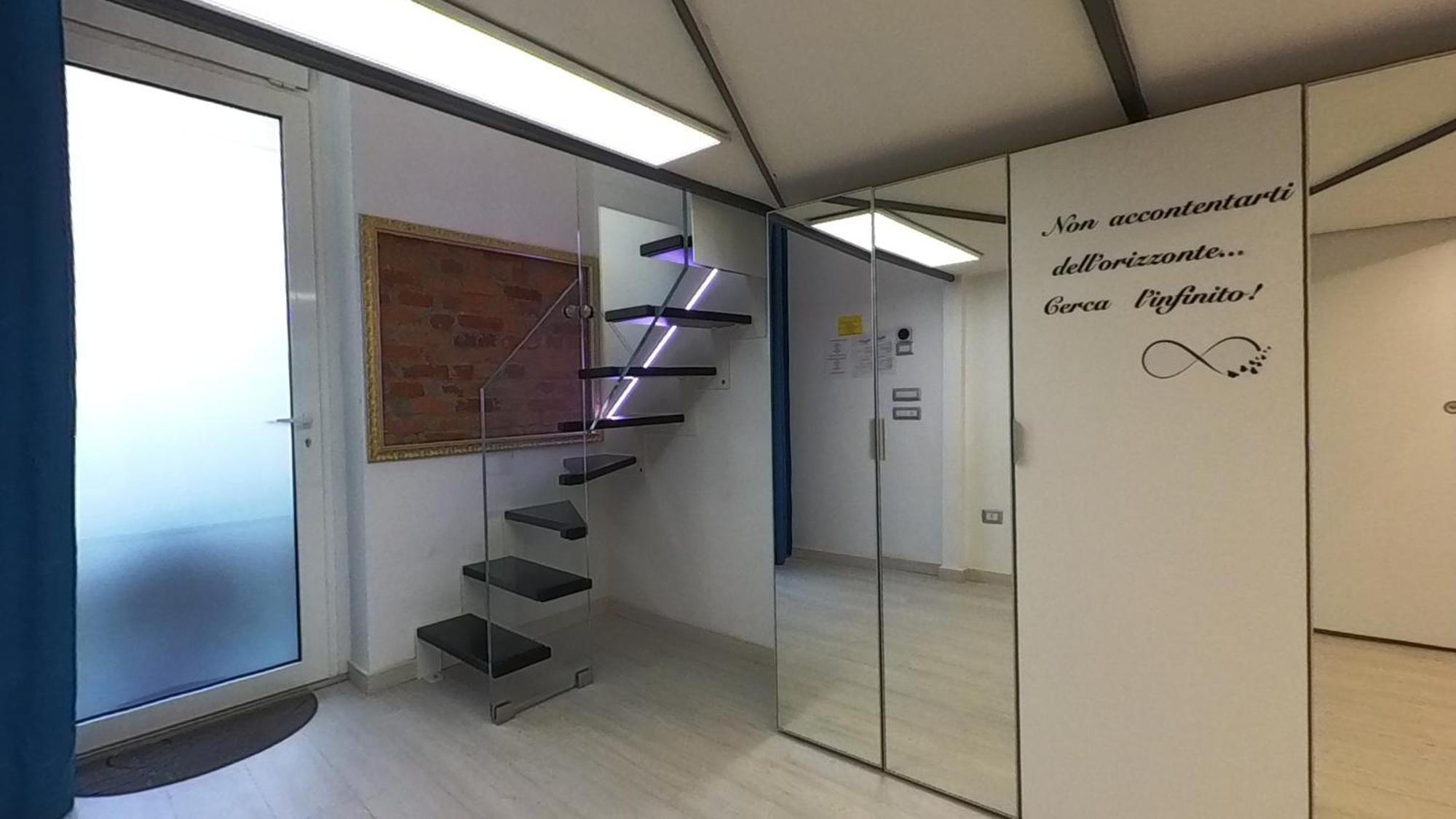N&ghomesweethome Gogh Elegante E Confortevole